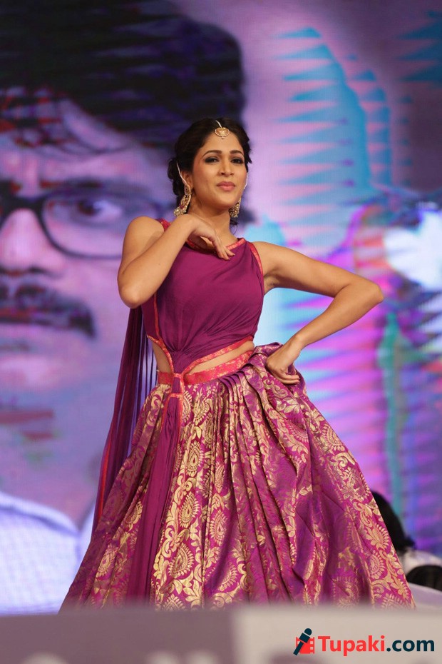 Nagarjuna Stage Performance At Soggade Chinni Nayana Audio Launch Photos